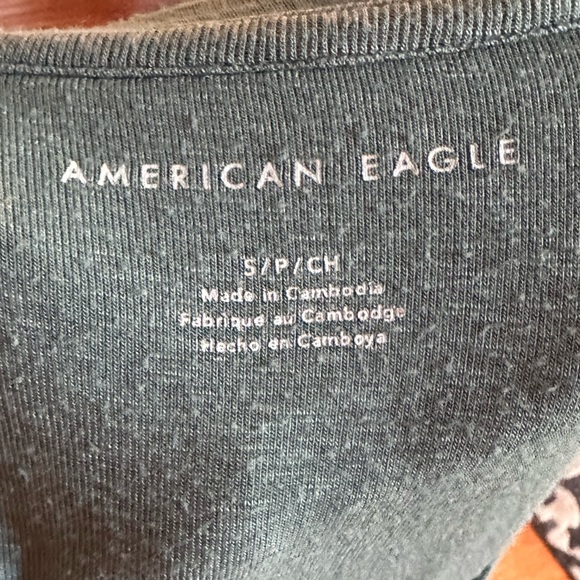 American Eagle Basic Tee - Picture 2 of 2